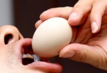 Rối loạn tiêu hóa do ăn trứng hỏng để tăng 'bản lĩnh' đàn ông